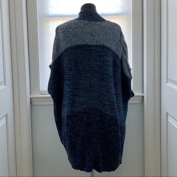 GAP Patchwork Open-Front Poncho Sweater NWT - Picture 6 of 10